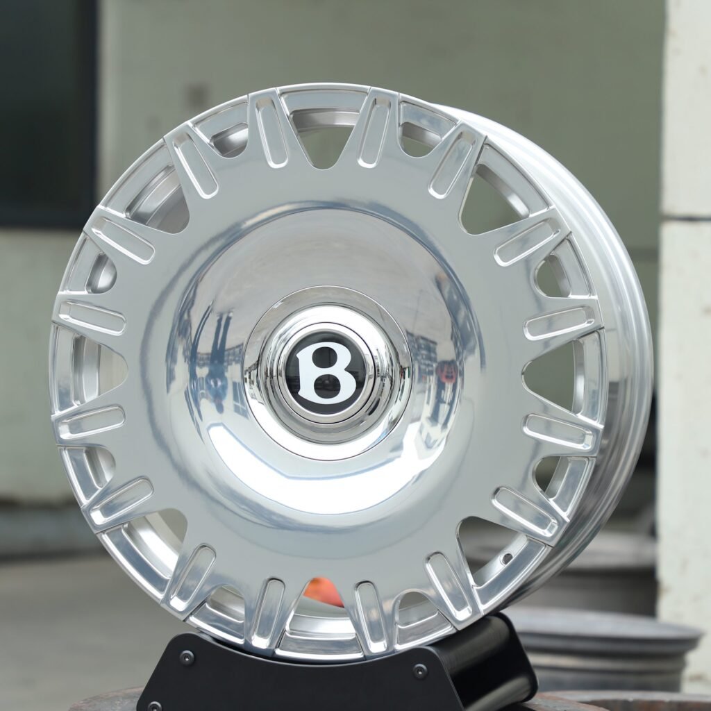 Bentley Flying Spur wheels – Gloss Black Full-Face (Bentley OEM-Style), angled view