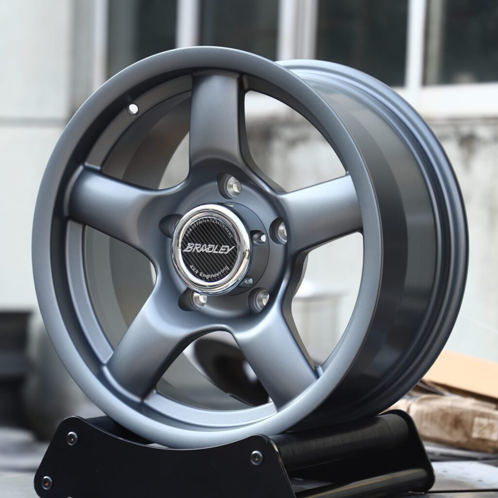 Toyota Land Cruiser wheels – Gunmetal 5-Spoke (Bradley-Style), angled view