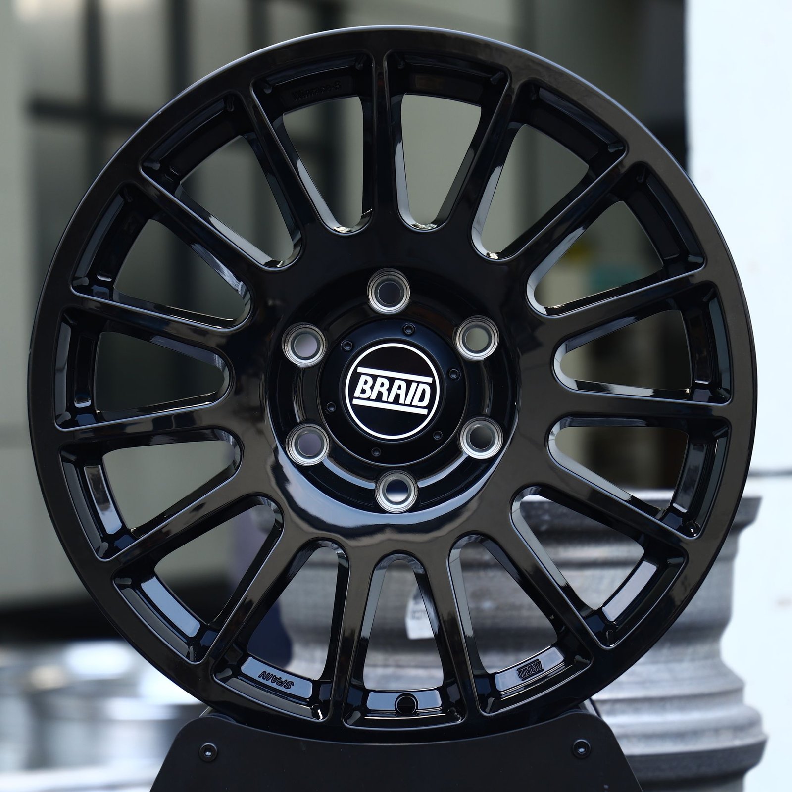 Ford F-150 wheels – Gloss Black 15-Spoke (Braid-Style), front view