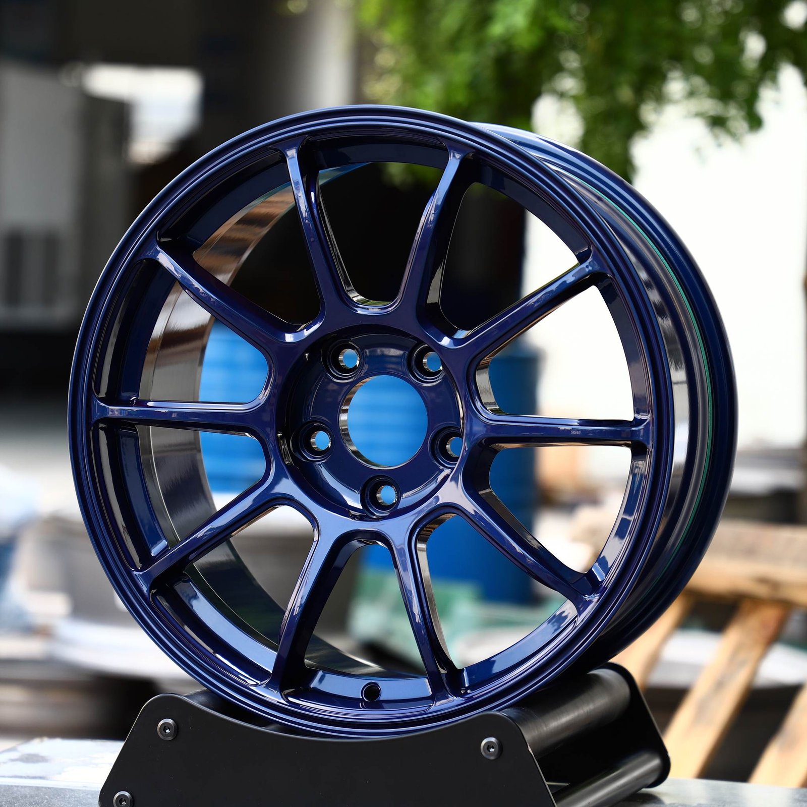 Porsche 911 wheels – Bright Blue 10-Spoke, front view