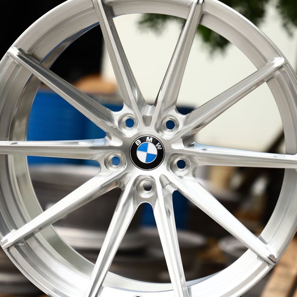 Audi A4 B9 wheels – Bright Silver 10-Spoke, lip and barrel detail