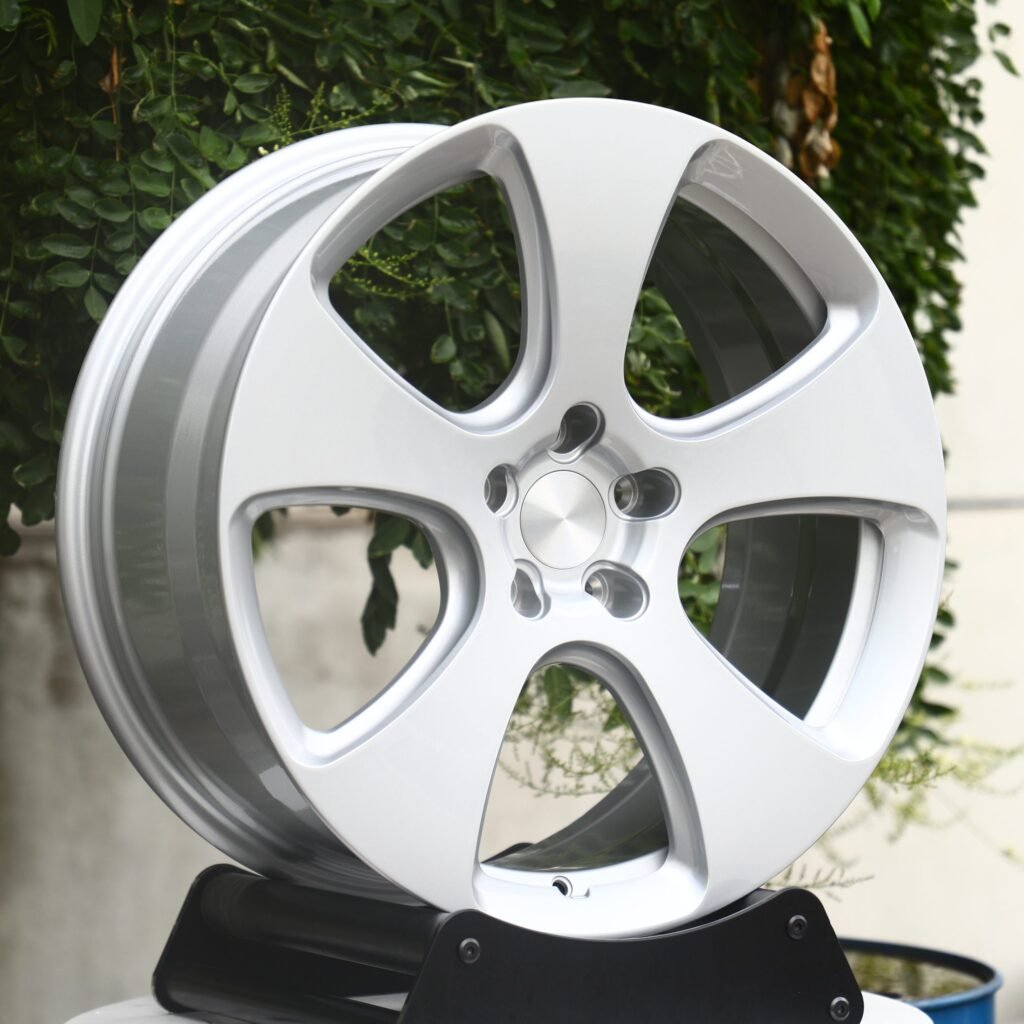 BMW 5 Series wheels – Bright Silver 5-Spoke, angled view