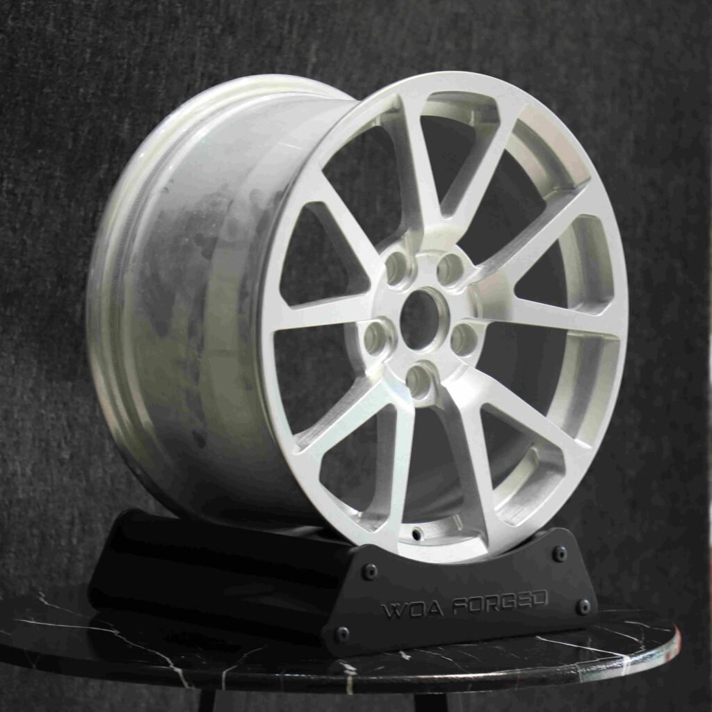 BMW M3 F80 wheels – Bright Silver 5 V-Spoke, lip and barrel detail
