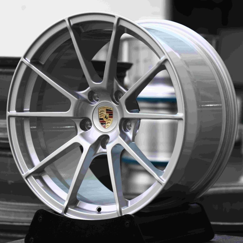 Porsche Cayenne wheels – Bright Silver 5 V-Spoke, angled view