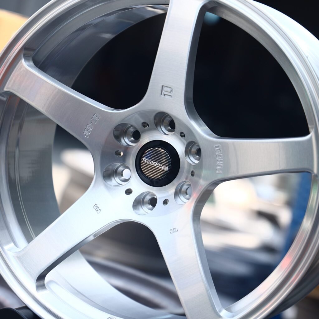 Porsche 718 Cayman wheels – Bright Silver 5-Spoke (Porsche OEM-Style), lip and barrel detail