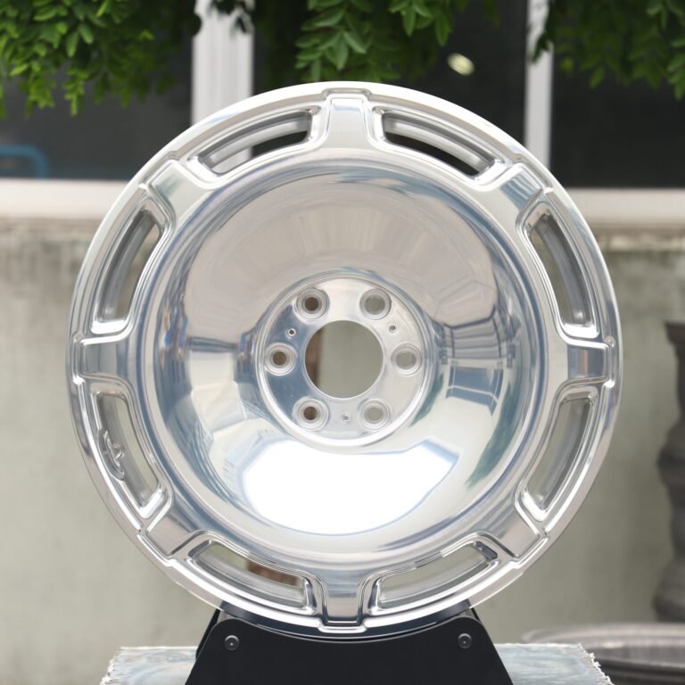 Toyota 4Runner wheels – Bright Silver Full-Face, front view