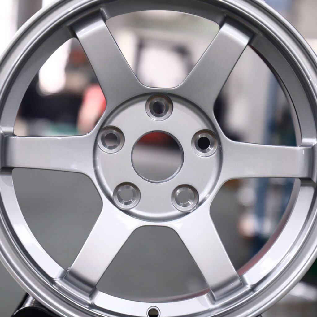 Tesla Model 3 wheels – Bright Silver 6-Spoke Deep Lip, lip and barrel detail