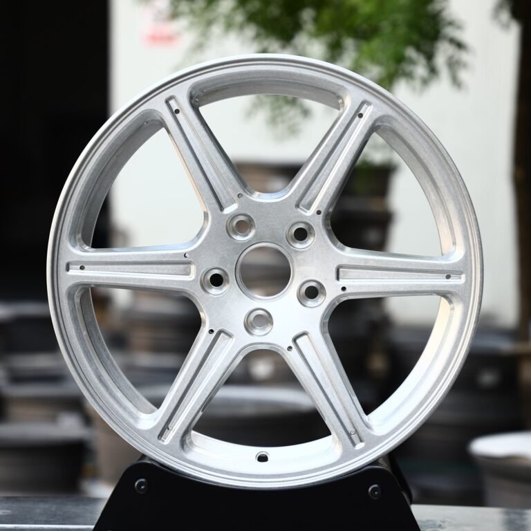 Porsche 911 wheels – Bright Silver 6-Spoke, front view