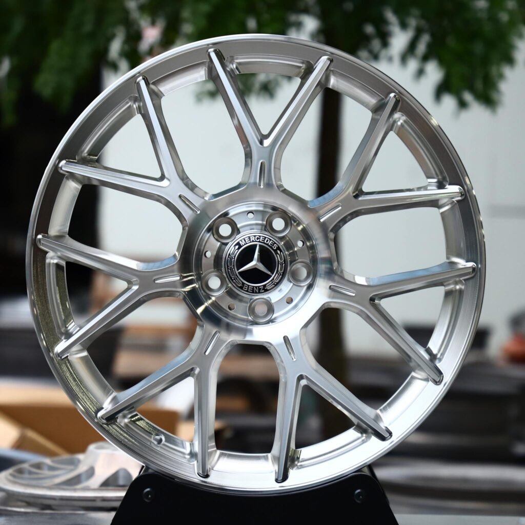 Mercedes-Benz E-Class wheels – Bright Silver 7 Y-Spoke, front view