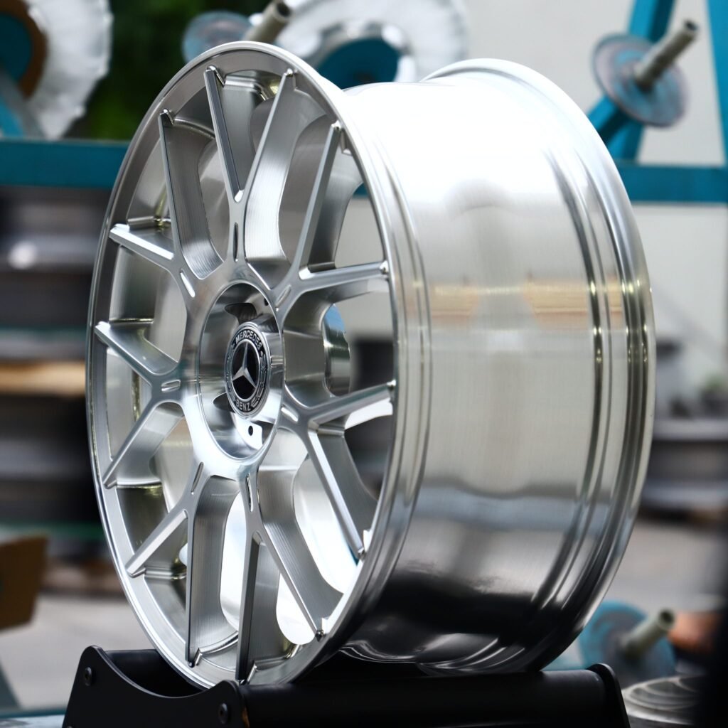 Mercedes-Benz S-Class wheels – Bright Silver 7 Y-Spoke, angled view