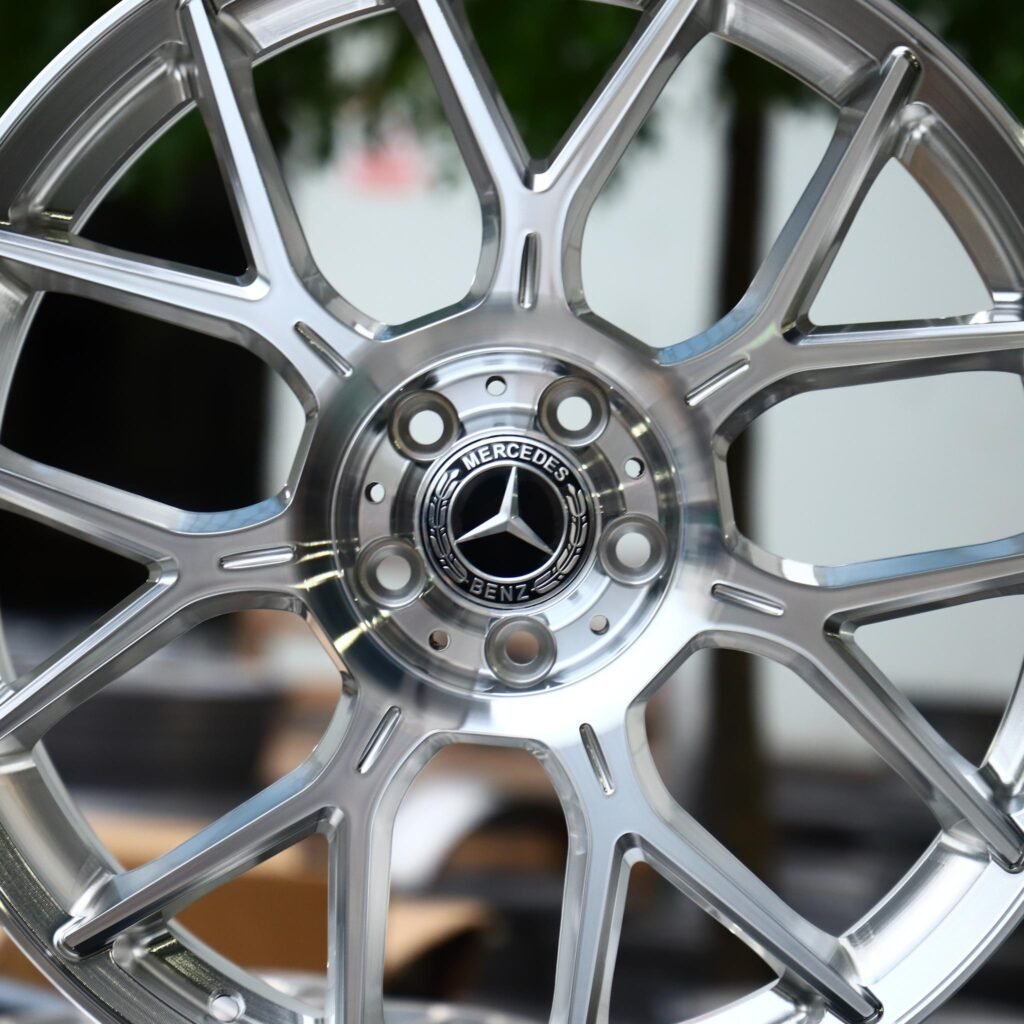 5x112 wheels – Bright Silver 7 Y-Spoke, side view
