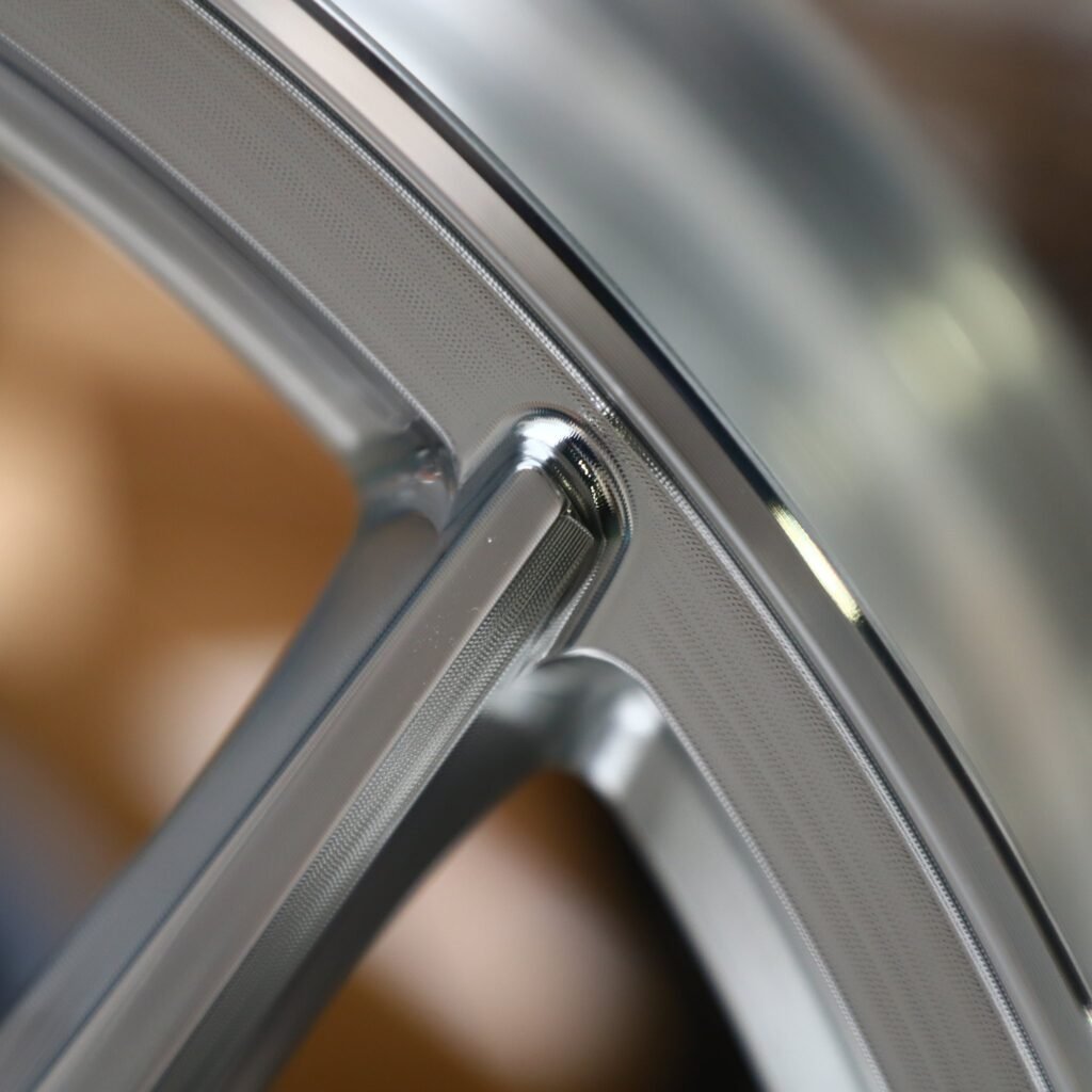 Mercedes-Benz C-Class W206 wheels – Bright Silver 7 Y-Spoke, lip and barrel detail