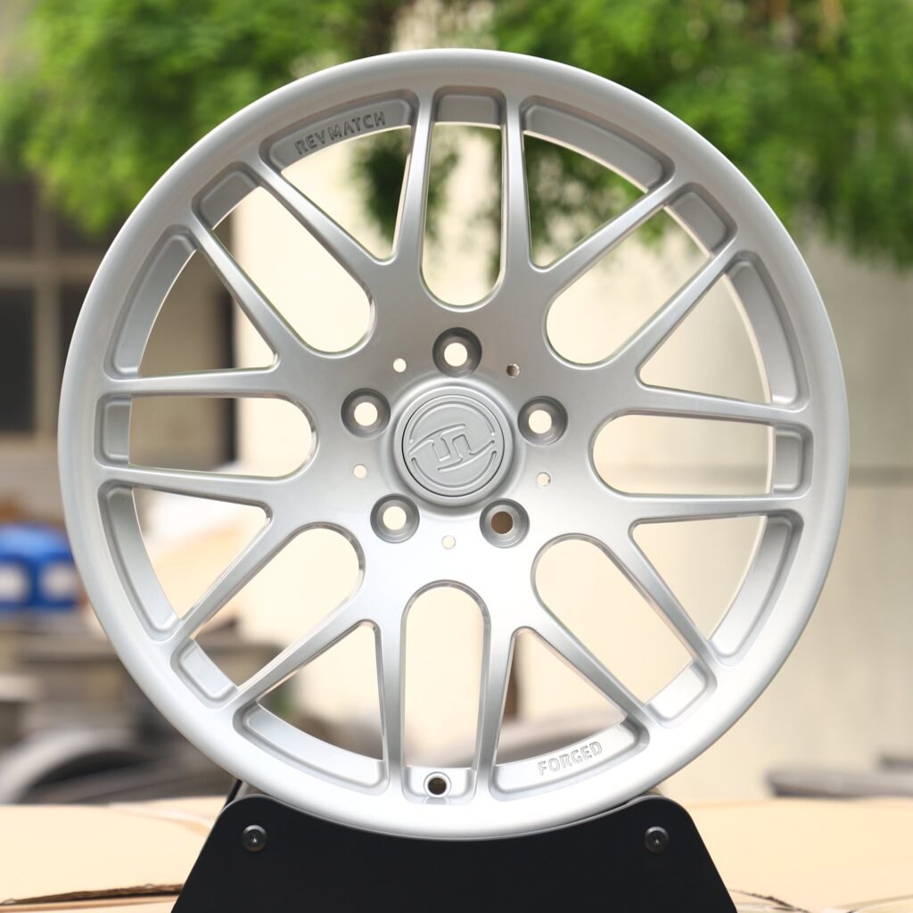 BMW M3 E46 wheels – Bright Silver 8 Y-Spoke, front view
