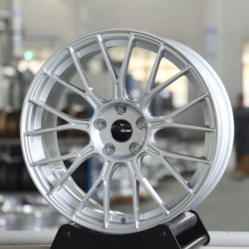 Honda Civic Type R wheels – Bright Silver 9 Y-Spoke, angled view