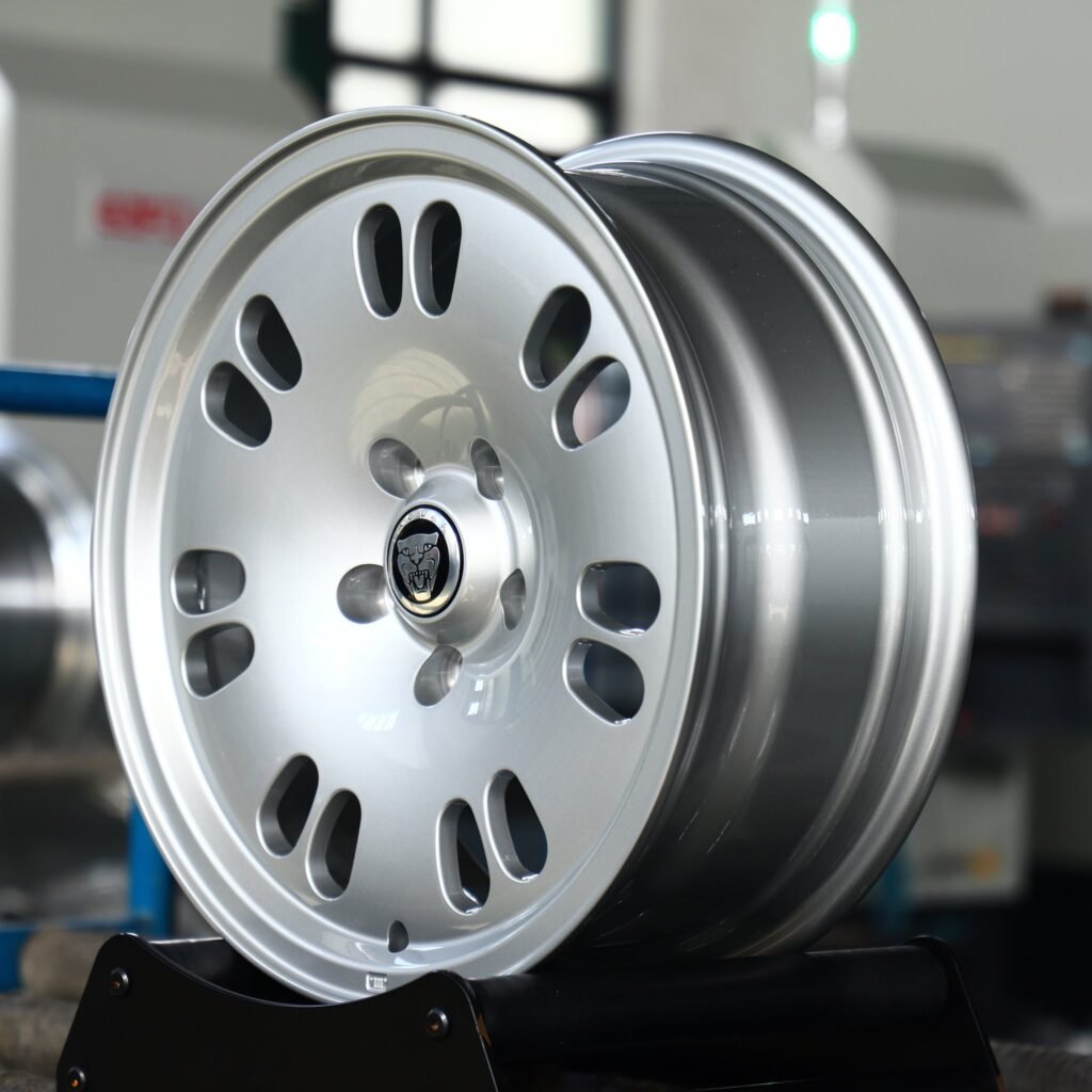 Jaguar XE wheels – Silver Slotted Dish (Jaguar OEM-Style), angled view