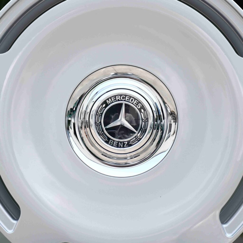 Audi Q7 wheels – Bright Silver, lip and barrel detail