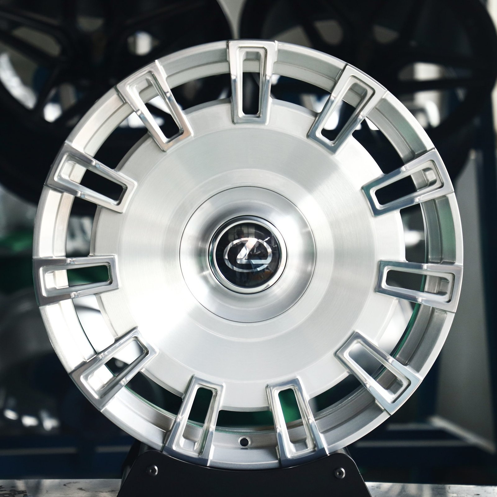 Lexus IS wheels – Bright Silver Full-Face, front view