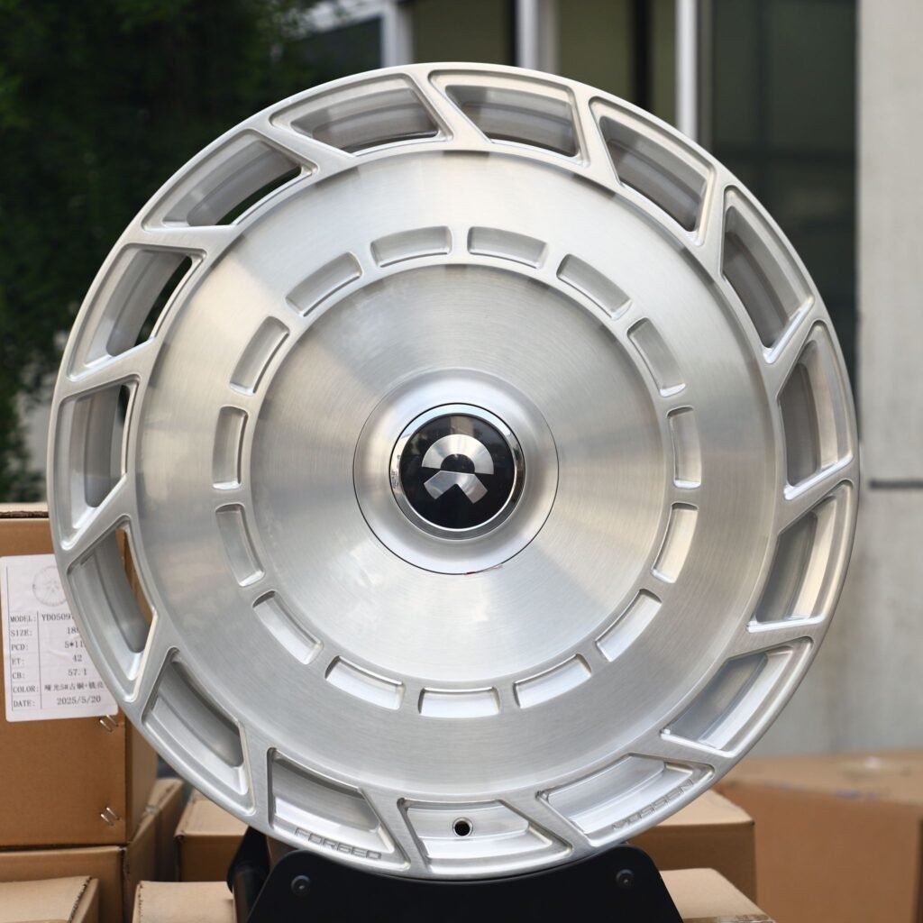 Li Auto L9 wheels – Bright Silver Full-Face, front view