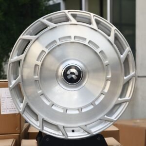 NIO OEM-Style Bright Silver Full-Face Forged Wheels – NIO ET7 / ET5 Fitment (5-Lug)