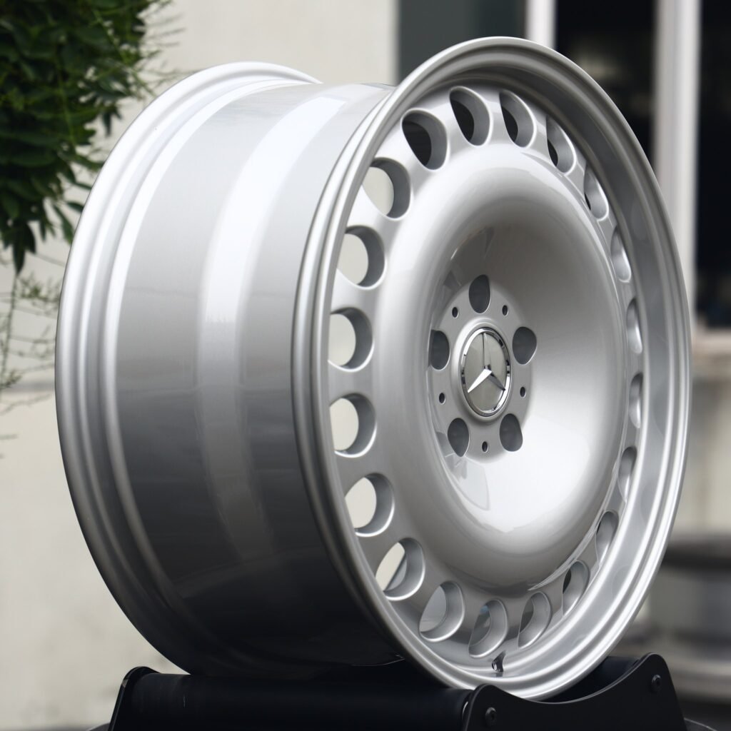 5x112 wheels – Bright Silver Full-Face, side view