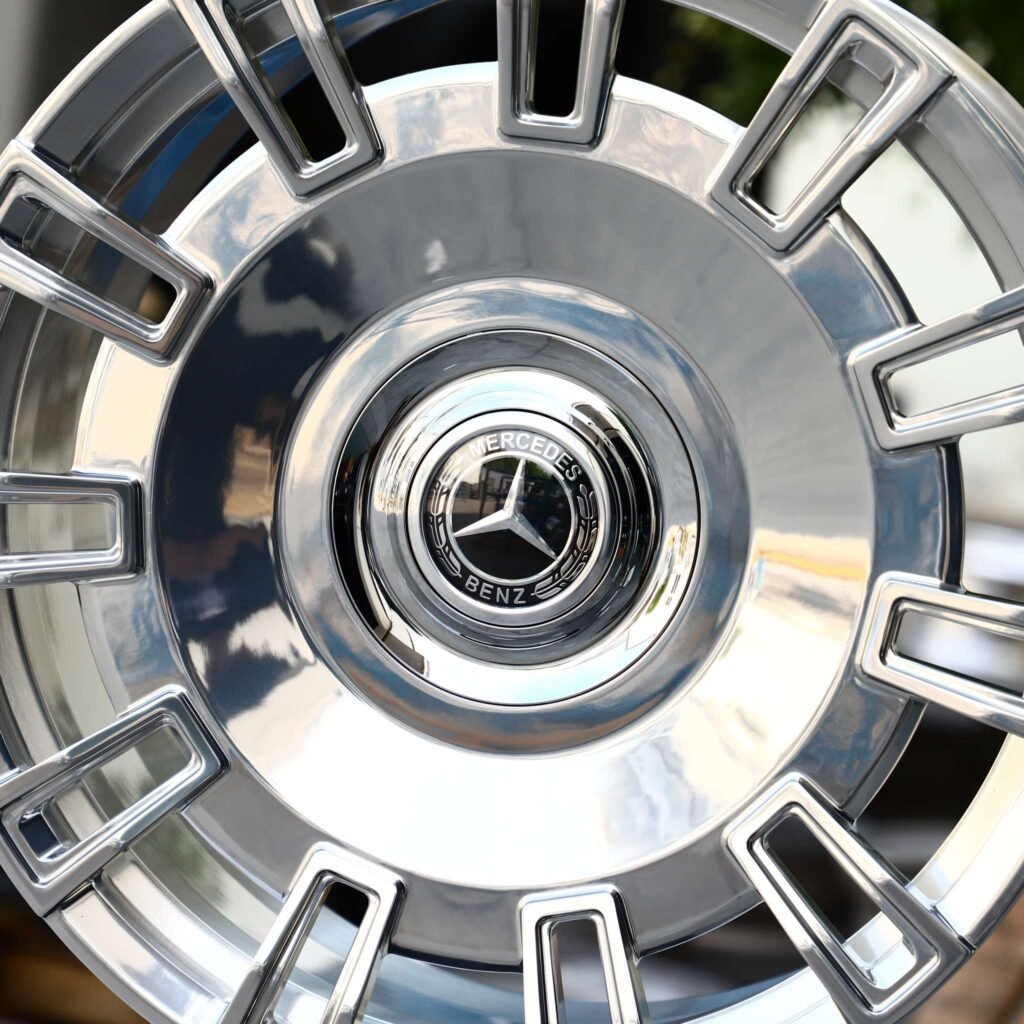 Audi Q7 wheels – Bright Silver Full-Face, lip and barrel detail