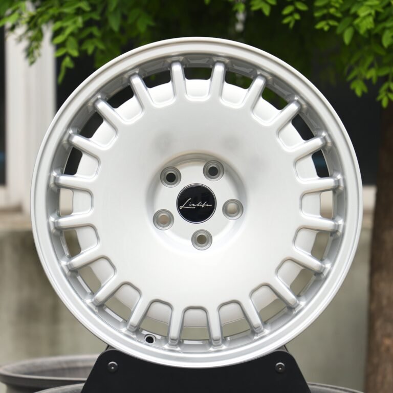 Porsche 911 wheels – Bright Silver Full-Face, front view