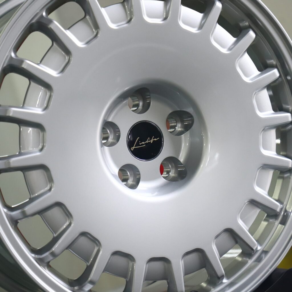 Mercedes-Benz E-Class W213 wheels – Bright Silver Full-Face, lip and barrel detail