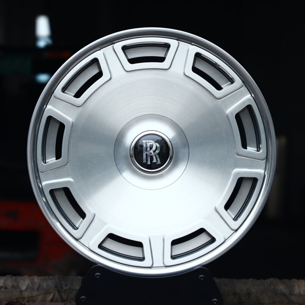 Rolls-Royce Ghost wheels – Bright Silver Full-Face, front view
