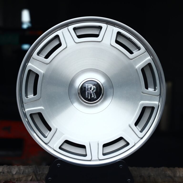 Rolls-Royce Ghost wheels – Bright Silver Full-Face, front view