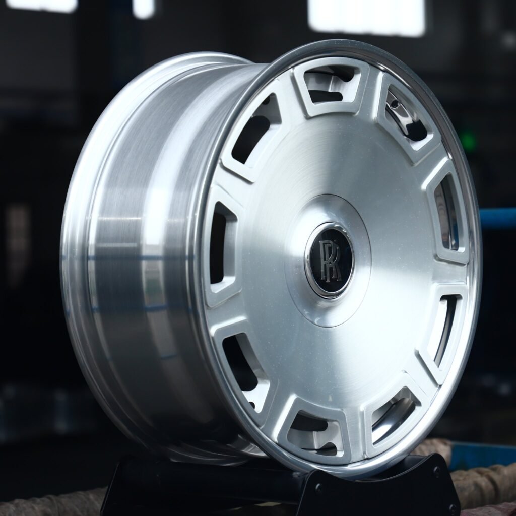 5x112 wheels – Bright Silver Full-Face, side view