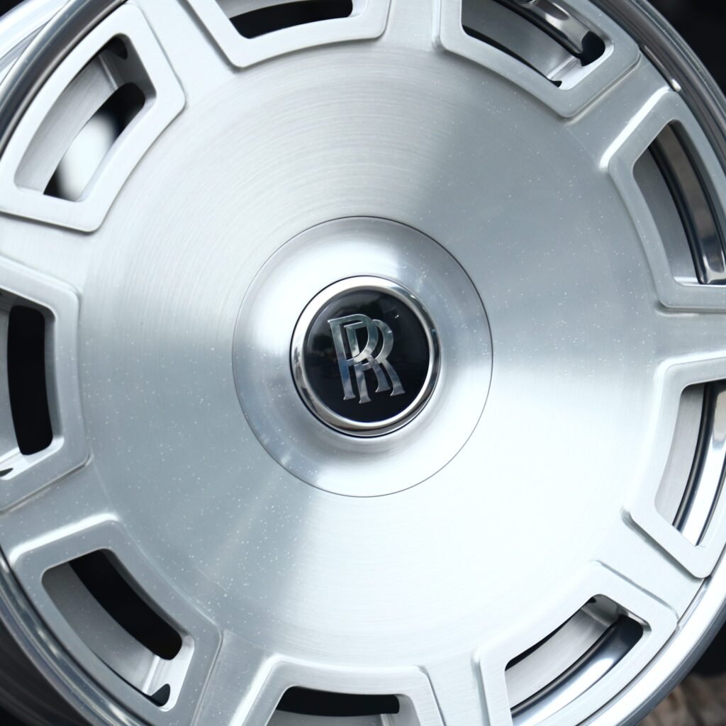 Mercedes-Benz E-Class W213 wheels – Bright Silver Full-Face, lip and barrel detail