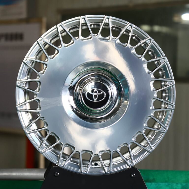 Toyota GR86 wheels – Bright Silver Full-Face, front view