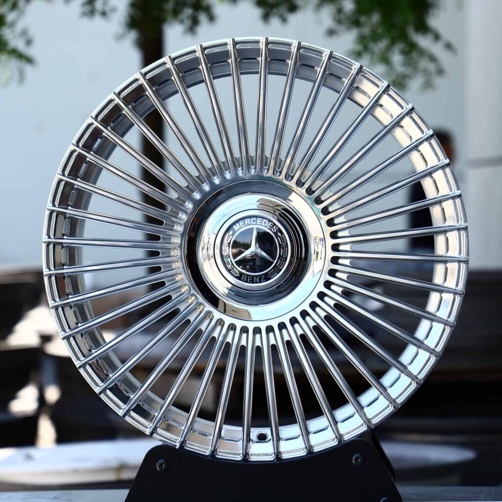 Mercedes-Benz E-Class wheels – Bright Silver Multi-Spoke, front view