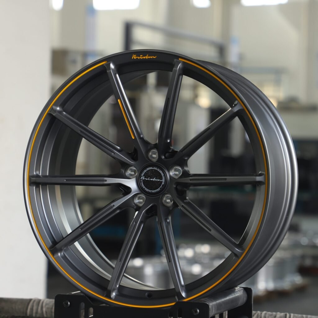 Lamborghini Urus wheels – Brixton Metallic Gray / Gloss Black 10-Spoke, angled view
