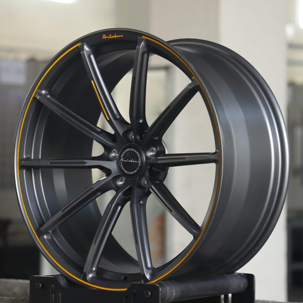 5x130 wheels – Brixton Metallic Gray / Gloss Black 10-Spoke, side view