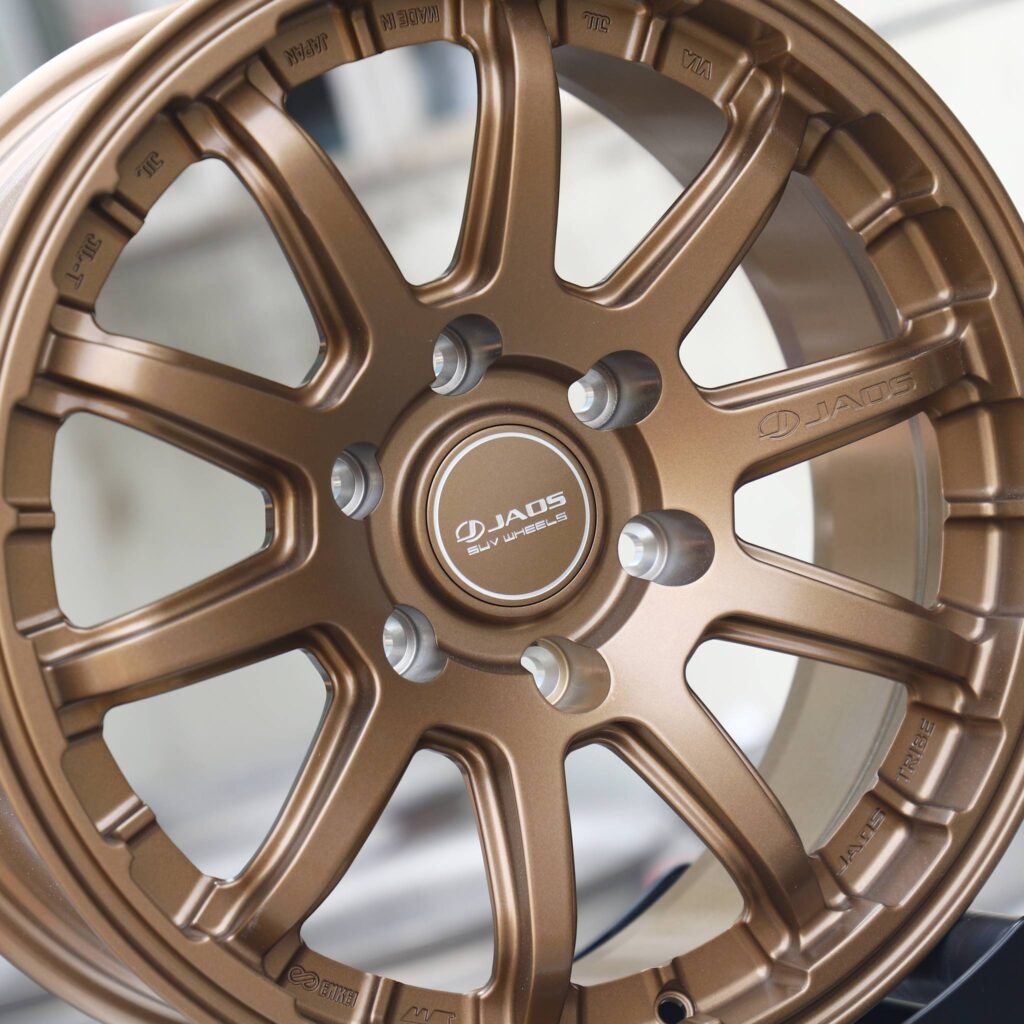 Chevrolet Silverado 1500 wheels – Bronze Deep Lip, lip and barrel detail