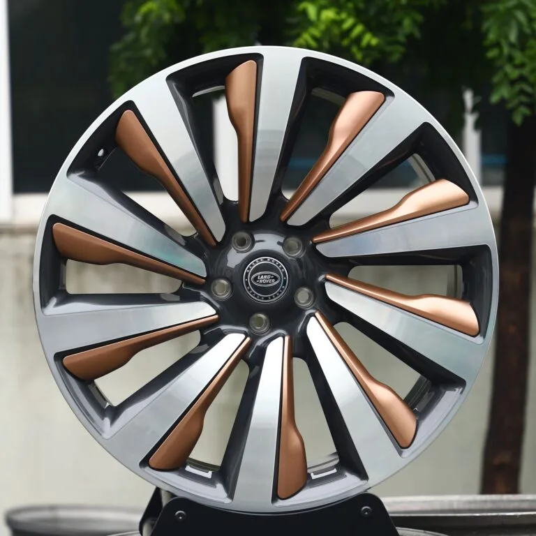 Land Rover Range Rover / Defender Forged Wheels – Copper / Silver Directional Milled, front view