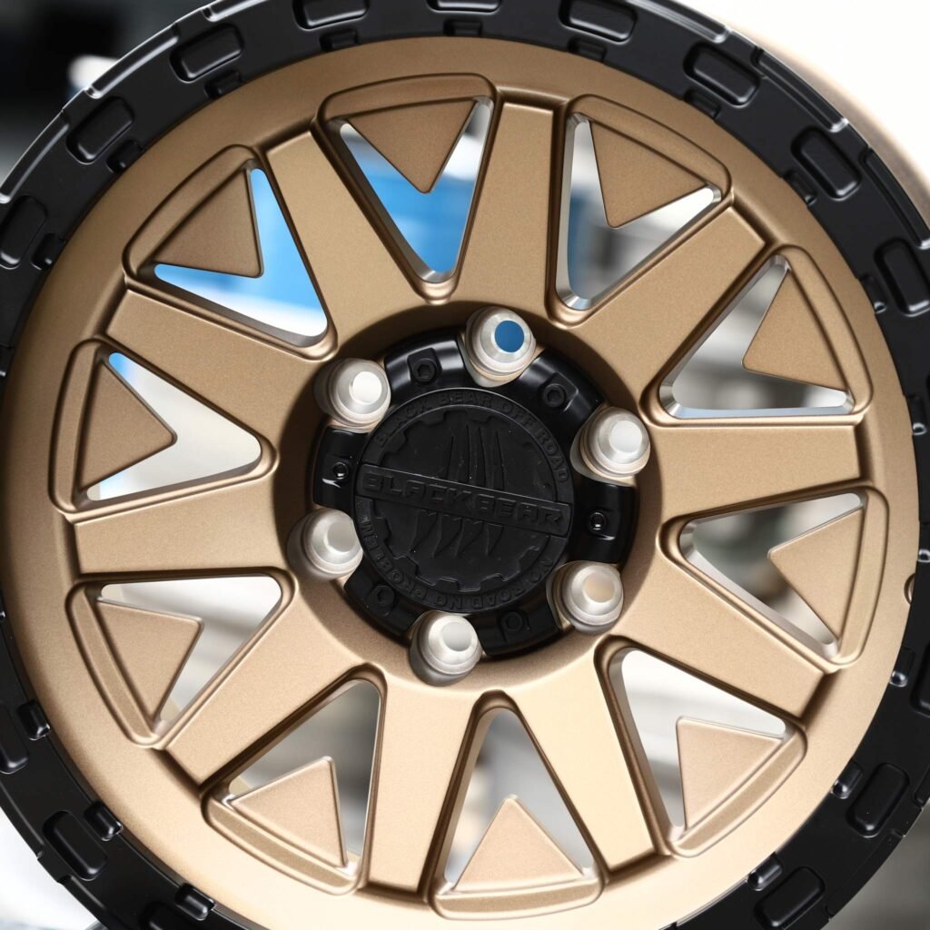 Chevrolet Silverado 1500 wheels – Bronze / Gloss Black Deep Lip, lip and barrel detail