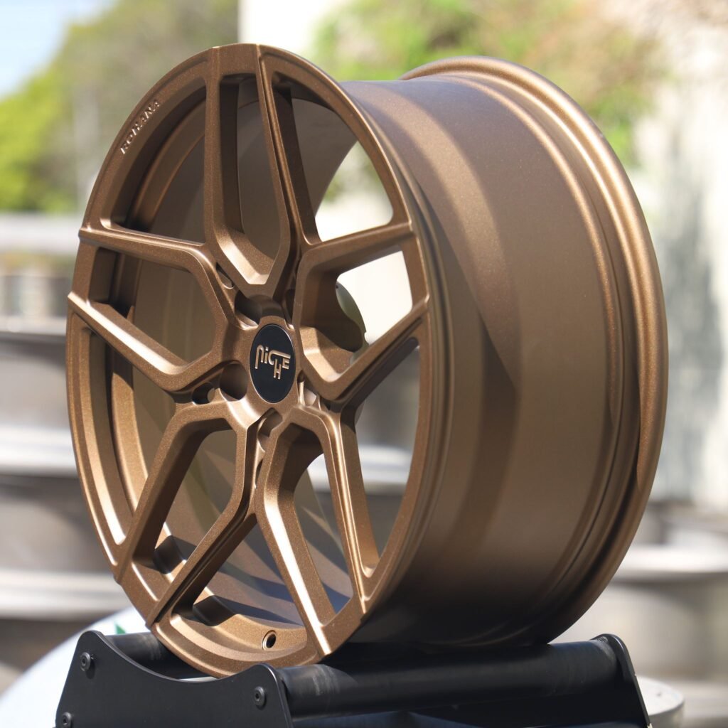 Lamborghini Huracan wheels – Bronze Petal (Niche-Style), lip and barrel detail