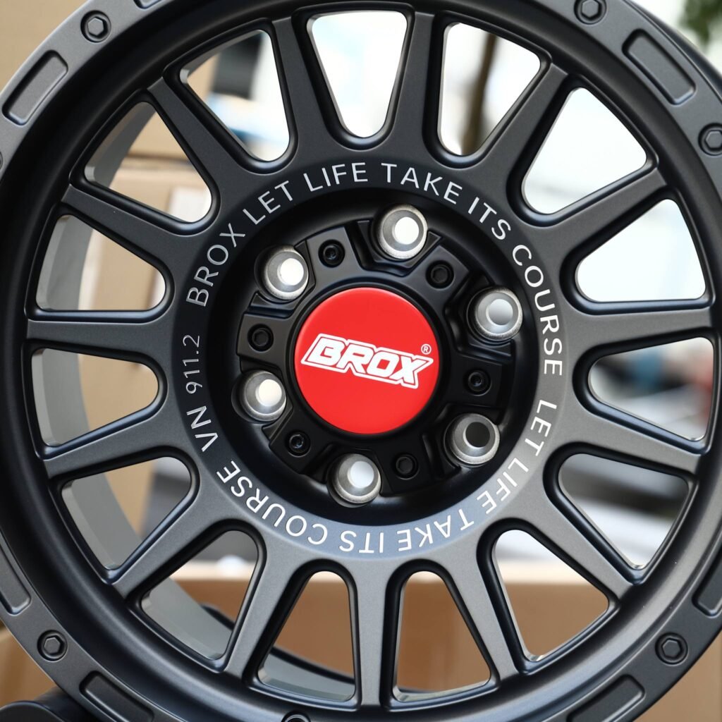 Chevrolet Silverado 1500 wheels – BROX Gloss Black / Gunmetal / Gray 15-Spoke Exposed Bolt Detail, lip and barrel detail