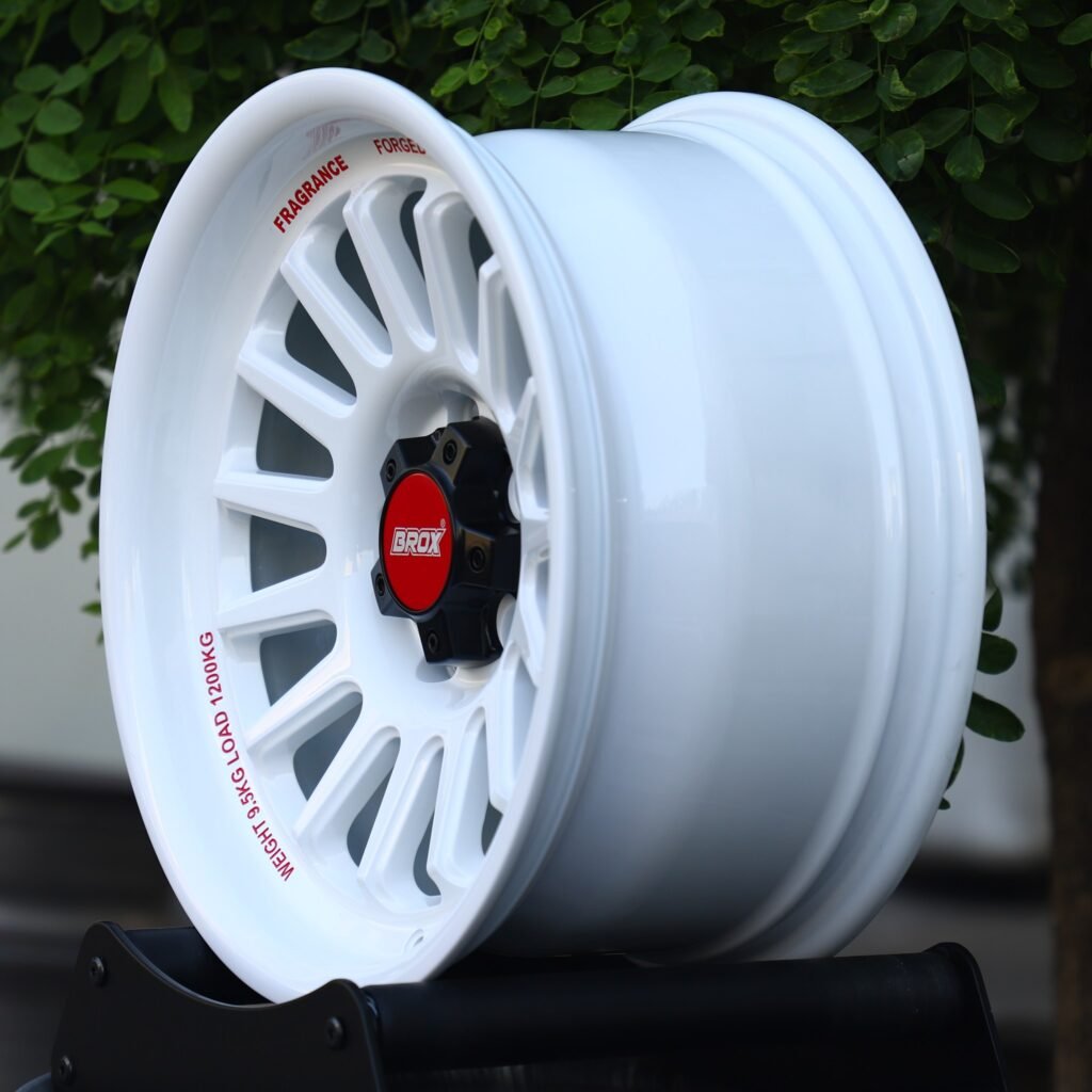 5x130 wheels – Brox Gloss White 15-Spoke Deep Lip, side view