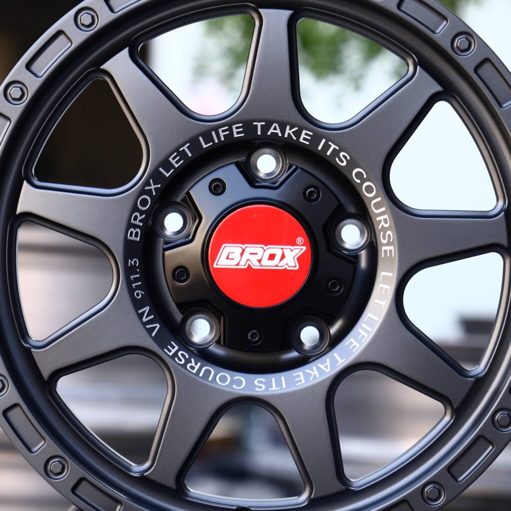 Jeep Gladiator wheels – Brox Metallic Gray Exposed Bolt Detail Deep Lip, lip and barrel detail