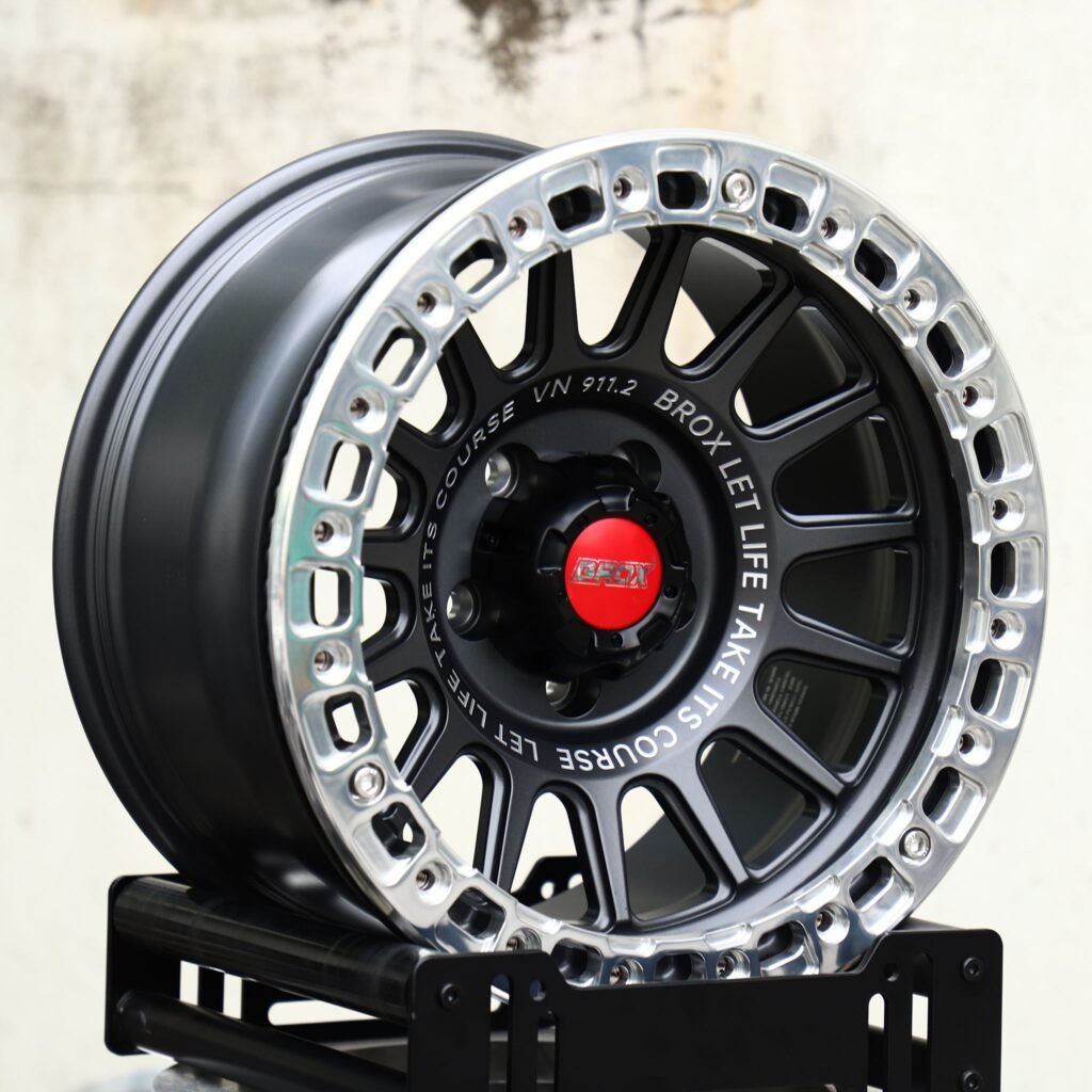 Land Rover Defender wheels – Matte Black 16-Spoke Machined Beadlock (Brox-Style), angled view
