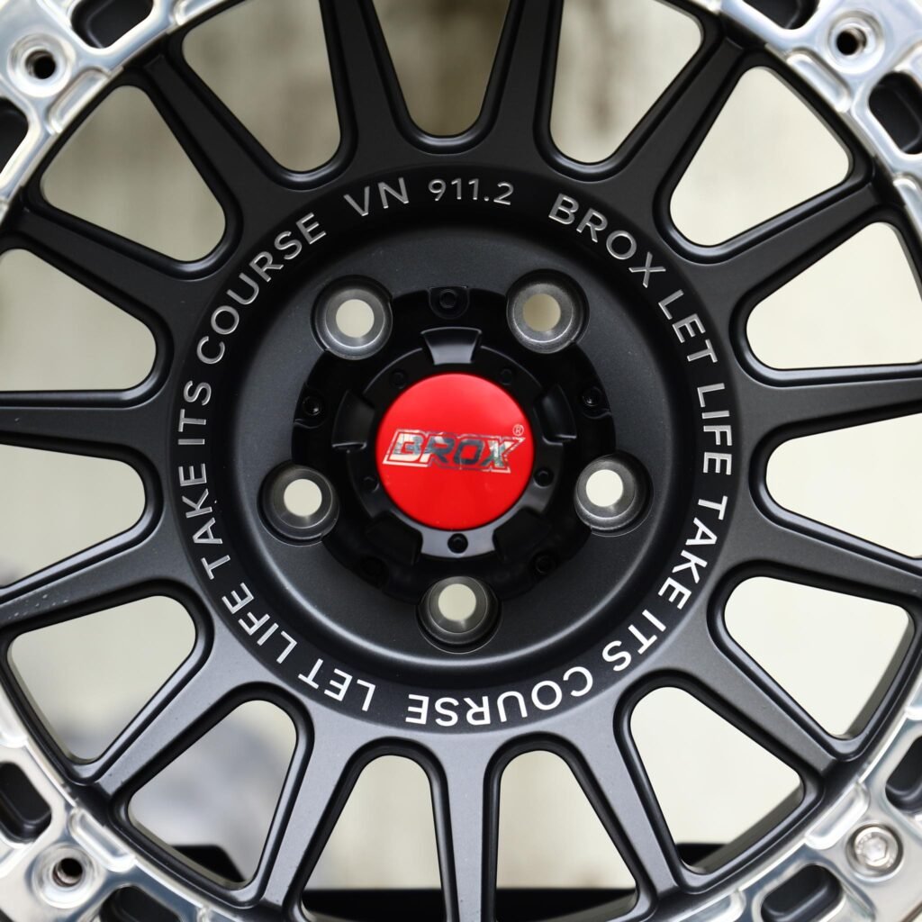 Jeep Gladiator wheels – Matte Black 16-Spoke Machined Beadlock (Brox-Style), lip and barrel detail