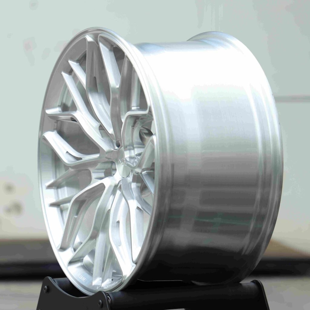 Audi A4 B9 wheels – Brushed Side-Milled Silver 10 Y-Spoke, lip and barrel detail