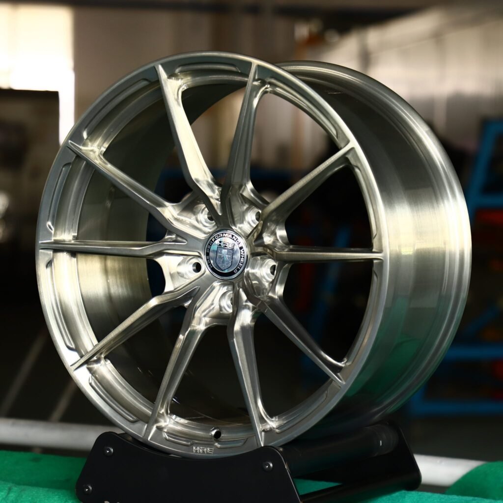 Audi A6 wheels – Brushed Silver 10-Spoke Concave, front view