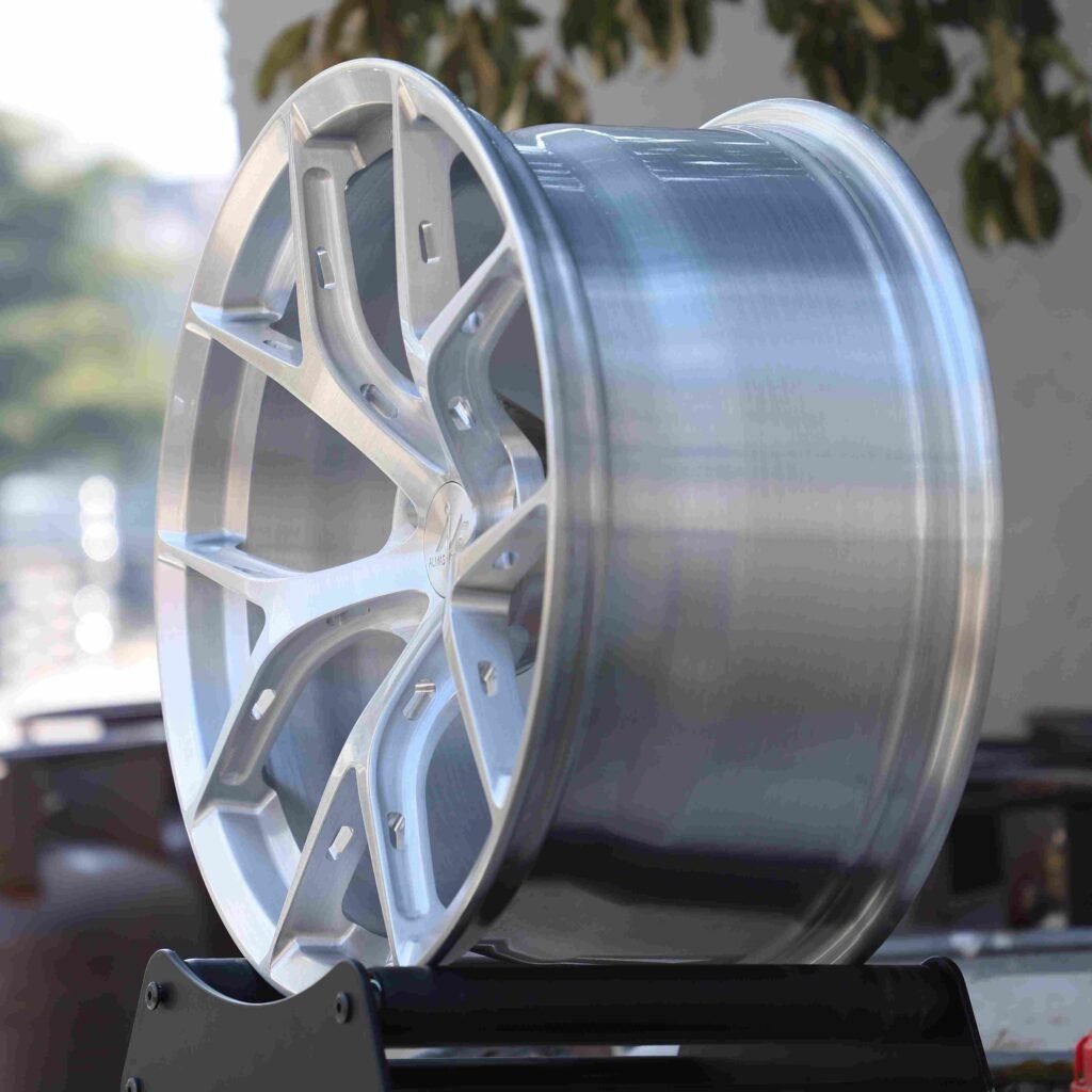 Audi A6 C8 wheels – Brushed Silver 5 Y-Spoke, lip and barrel detail