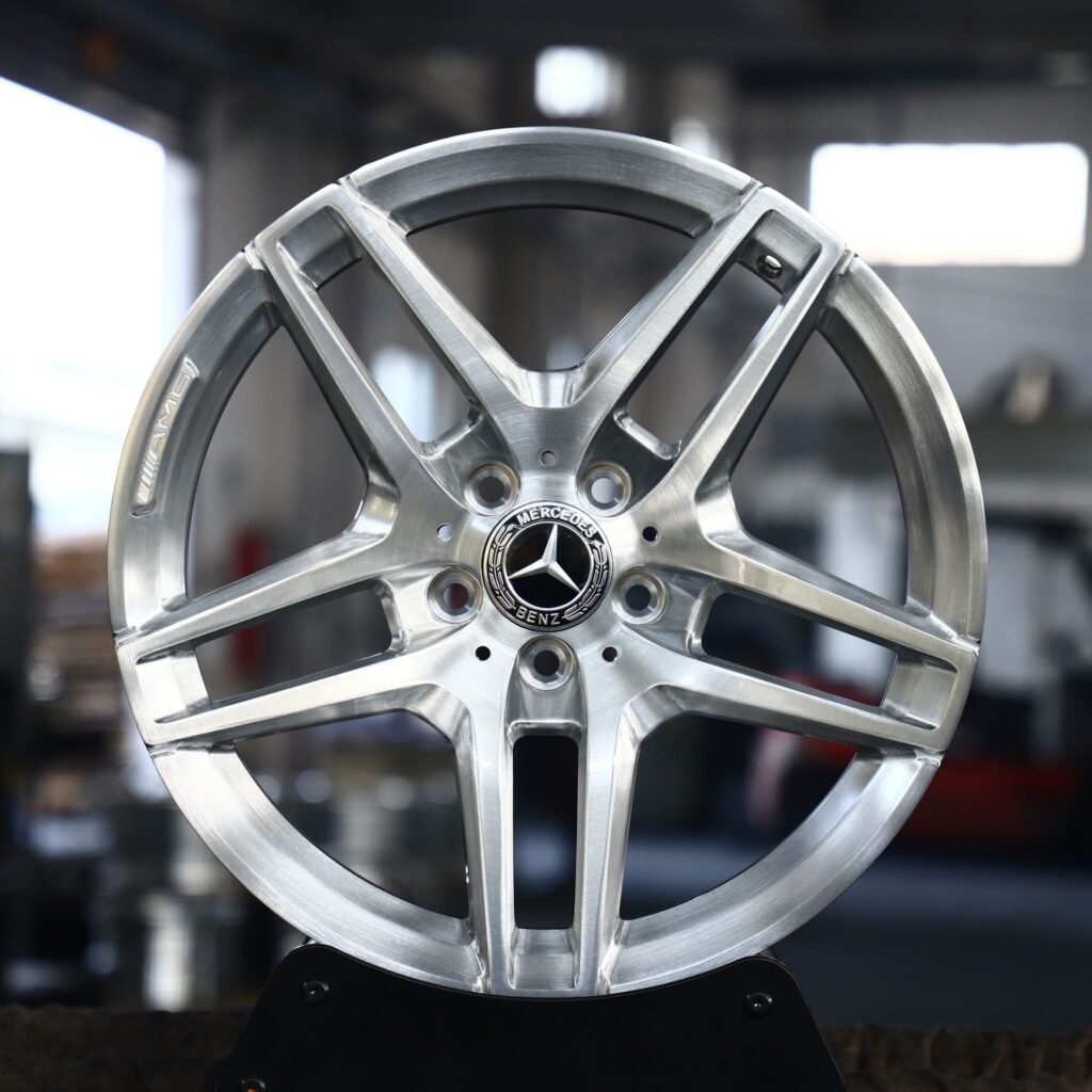 Porsche 911 wheels – Brushed Silver 5 Y-Spoke, front view