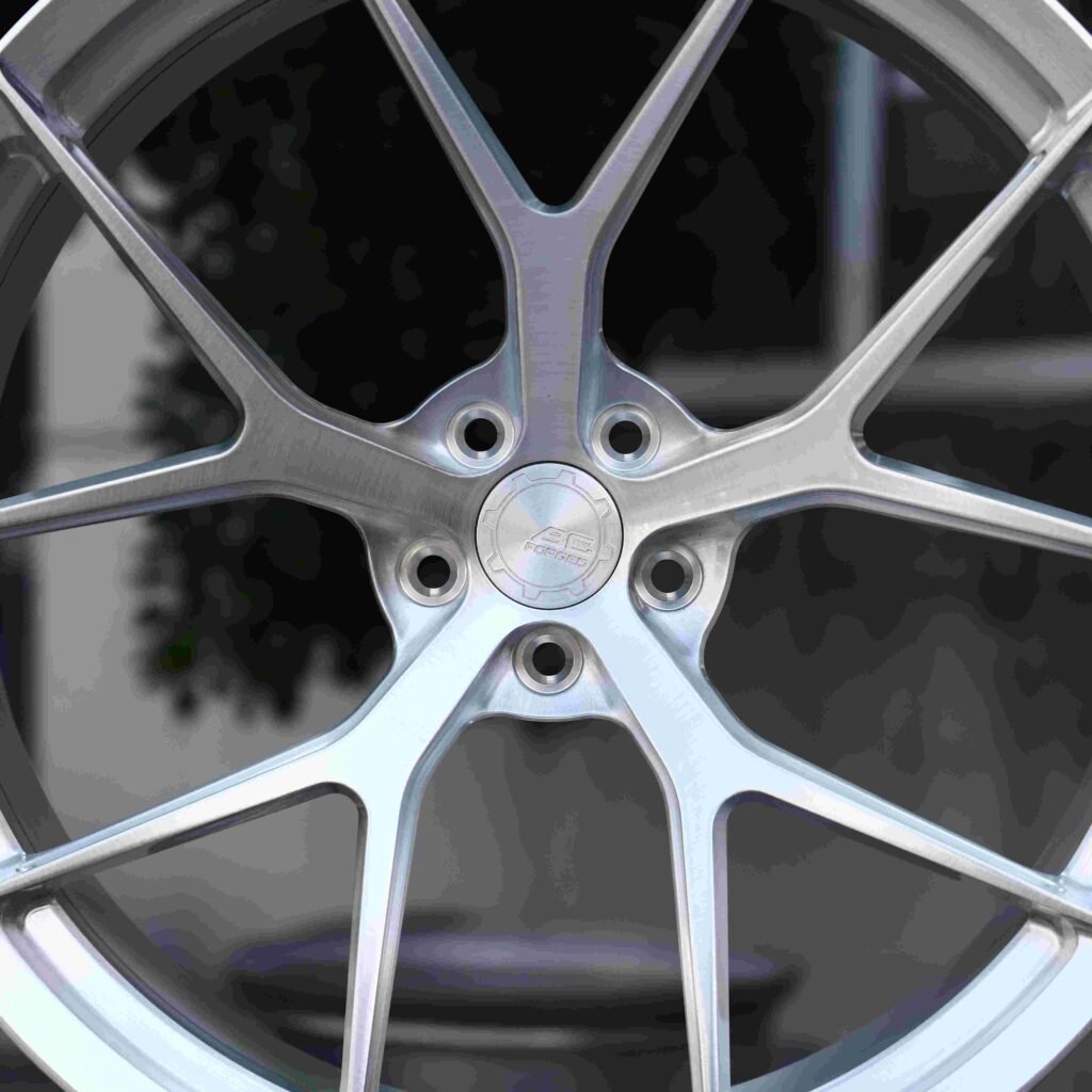 Audi A4 B9 wheels – Brushed Silver 5 Y-Spoke, lip and barrel detail