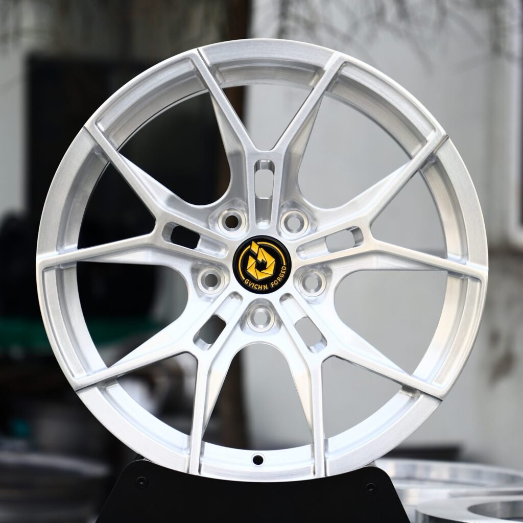 Porsche 911 wheels – Brushed Silver 5 Y-Spoke, front view